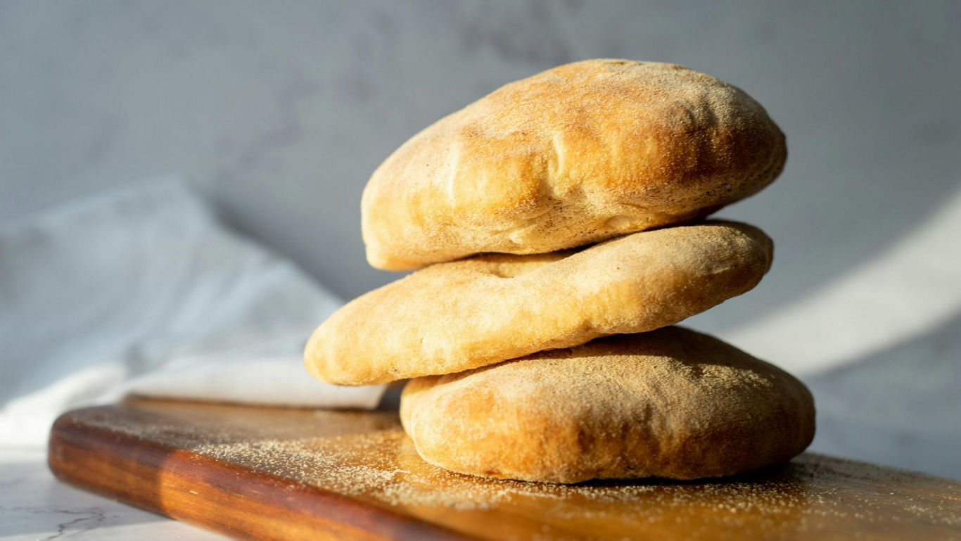 Khapli Wheat Pita Bread Recipe With Soft Bakery-Style Pockets